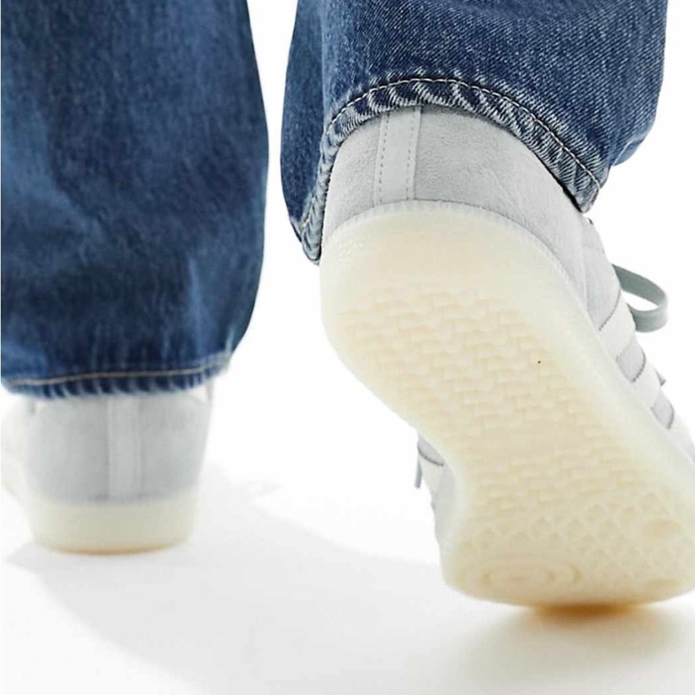 Adidas Orginals Samba chalk and silver, brand new in a box, size men 5 - Picture 2 of 12